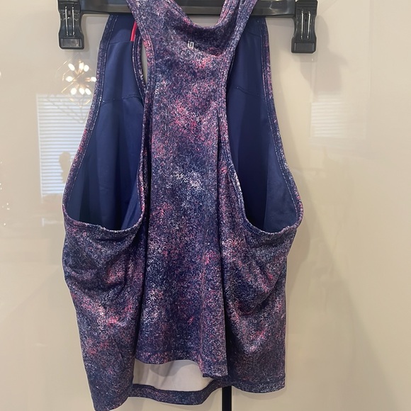 Ideology workout shirt - Picture 3 of 3